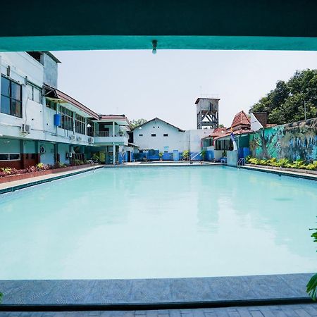 Oyo 1652 Hotel Tampiarto Probolinggo Exteriör bild