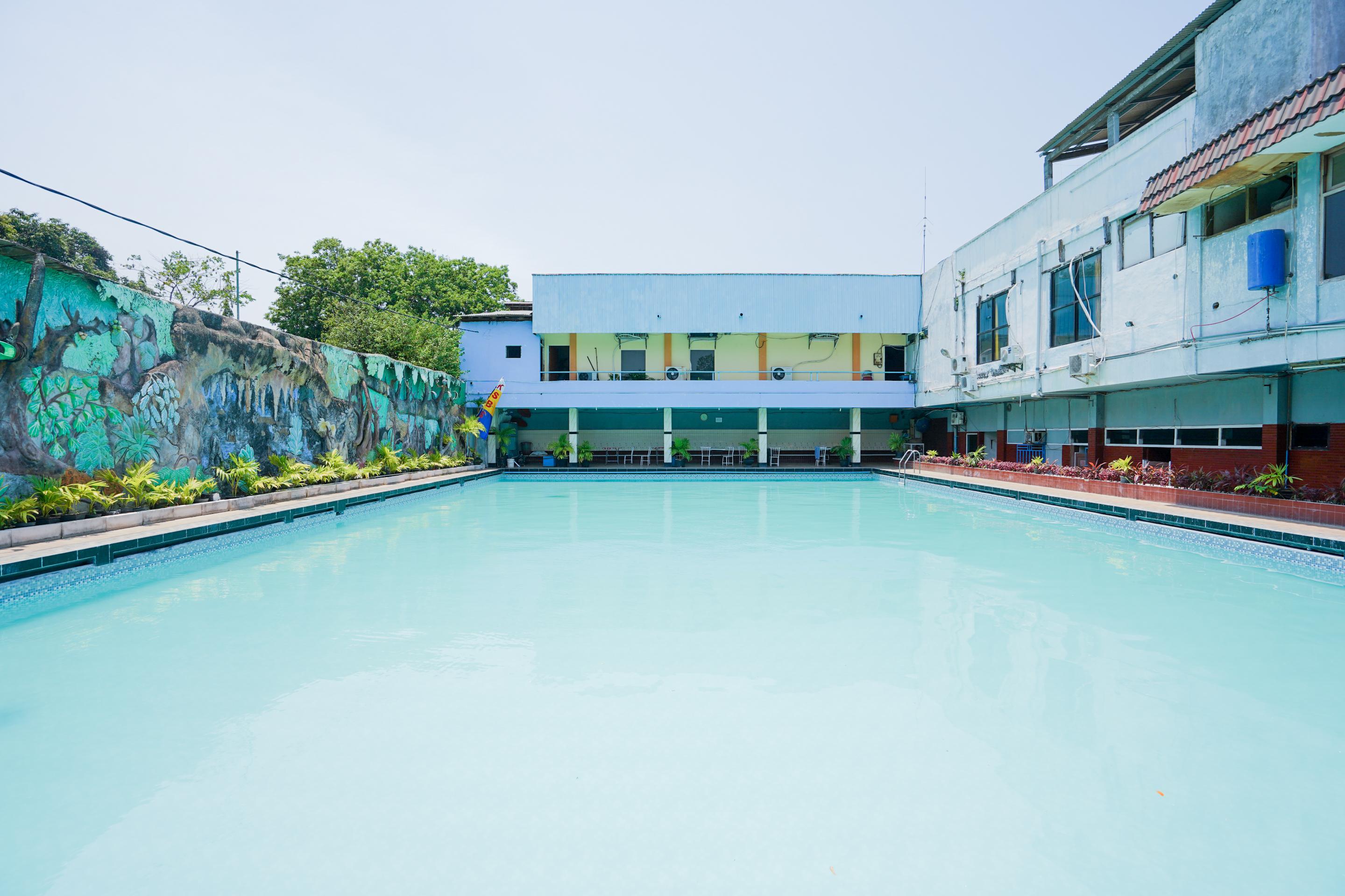 Oyo 1652 Hotel Tampiarto Probolinggo Exteriör bild
